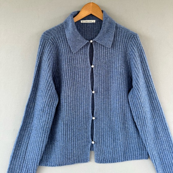 🎉5 for $45🎉 Abercrombie fitch cardigan sweater women size L blue - Picture 2 of 10